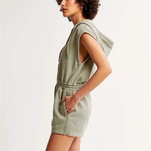 Abercrombie & Fitch Sage Green Fleece Hooded Romper - Picture 3 of 5